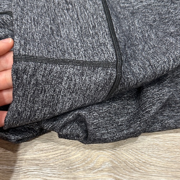 Lululemon Heather Grey Leggings - Picture 8 of 9